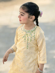 Parisa