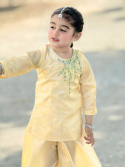 Parisa