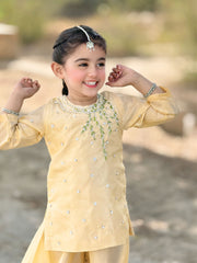 Parisa